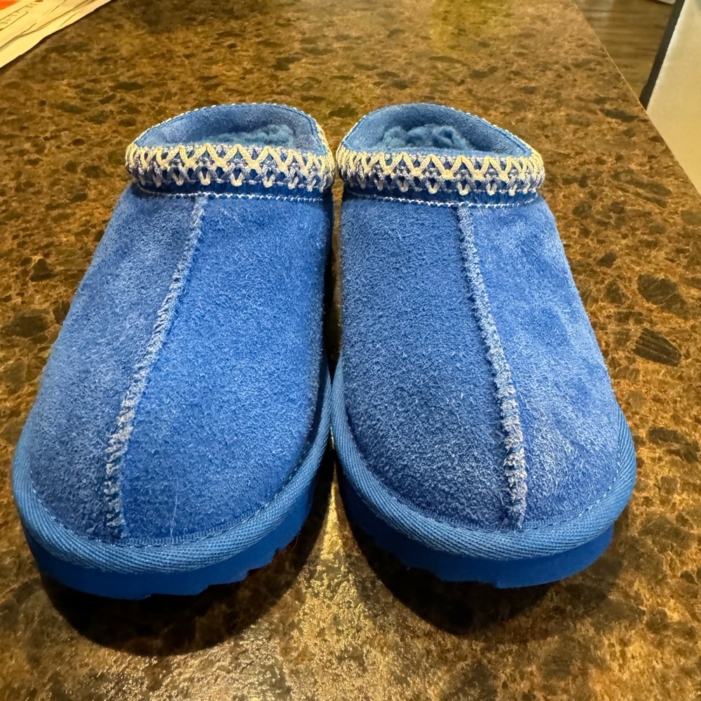 SOLD: Kids UGG Slippers